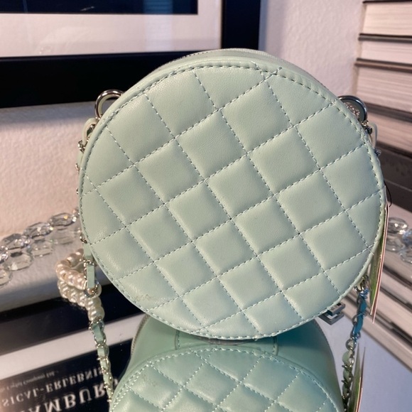Badgley Mischka Green Diamond Bag with Quilted Design! NWT - Picture 10 of 11